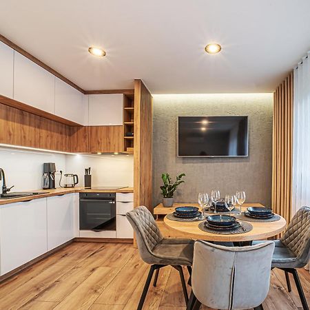 Apartament Labradoryt, Klimatyzacja, Parking Priv Болеславець Екстер'єр фото